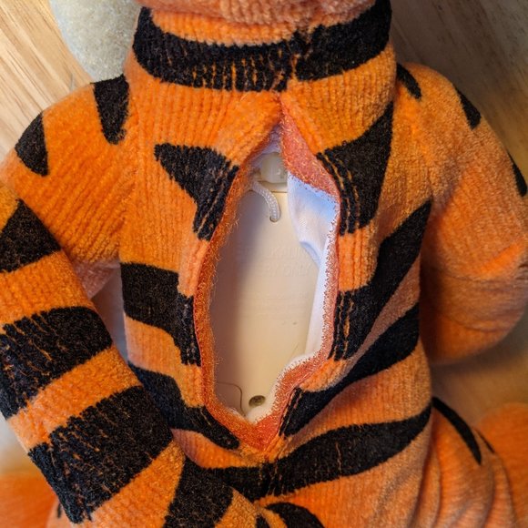 Fisher Price Love To Hug Talking Tigger from Winnie the Pooh & Friends - Picture 11 of 12